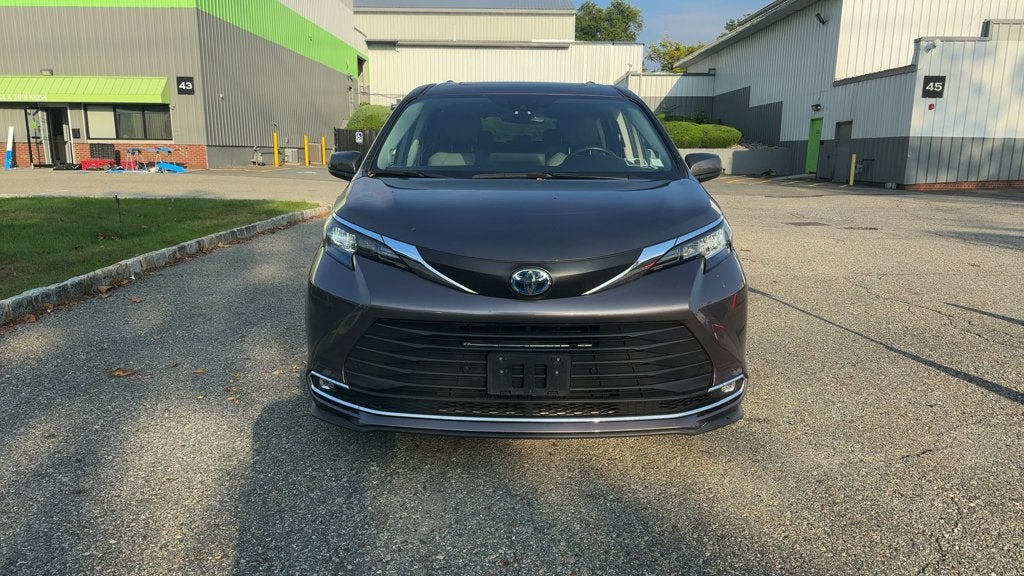 2023 Toyota Sienna XLE 7 Passenger