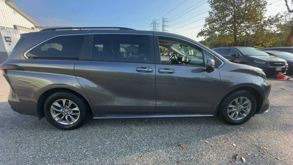 2023 Toyota Sienna XLE 7 Passenger