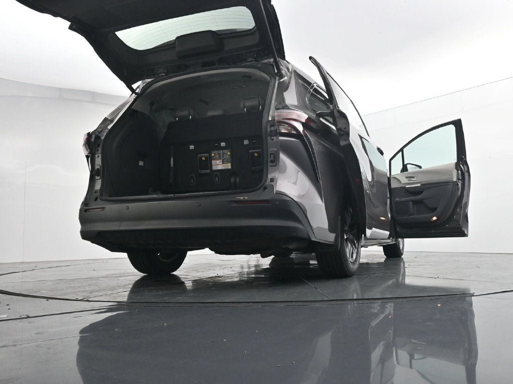 2023 Toyota Sienna XLE 7 Passenger