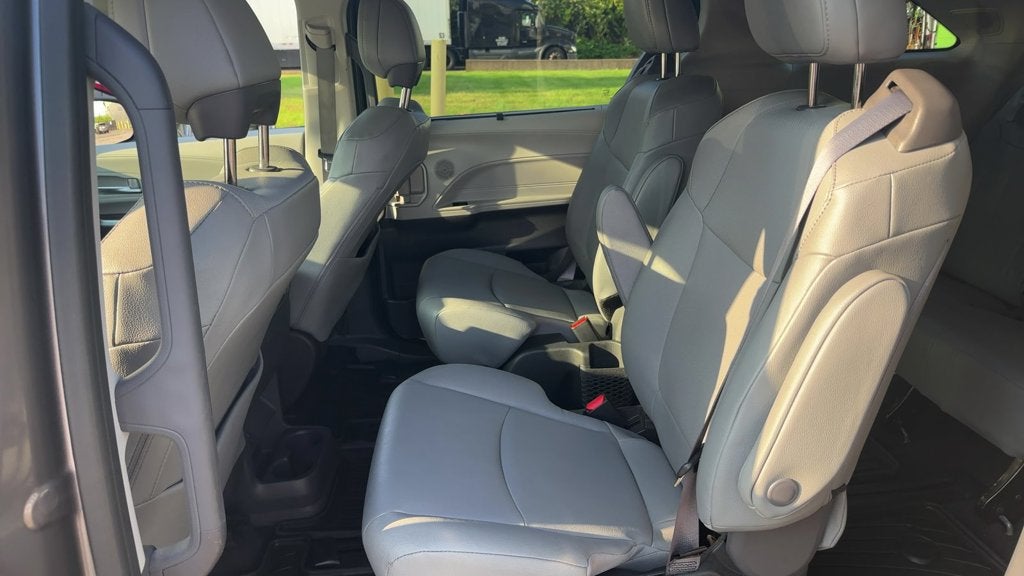 2023 Toyota Sienna XLE 7 Passenger