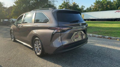 2023 Toyota Sienna XLE 7 Passenger