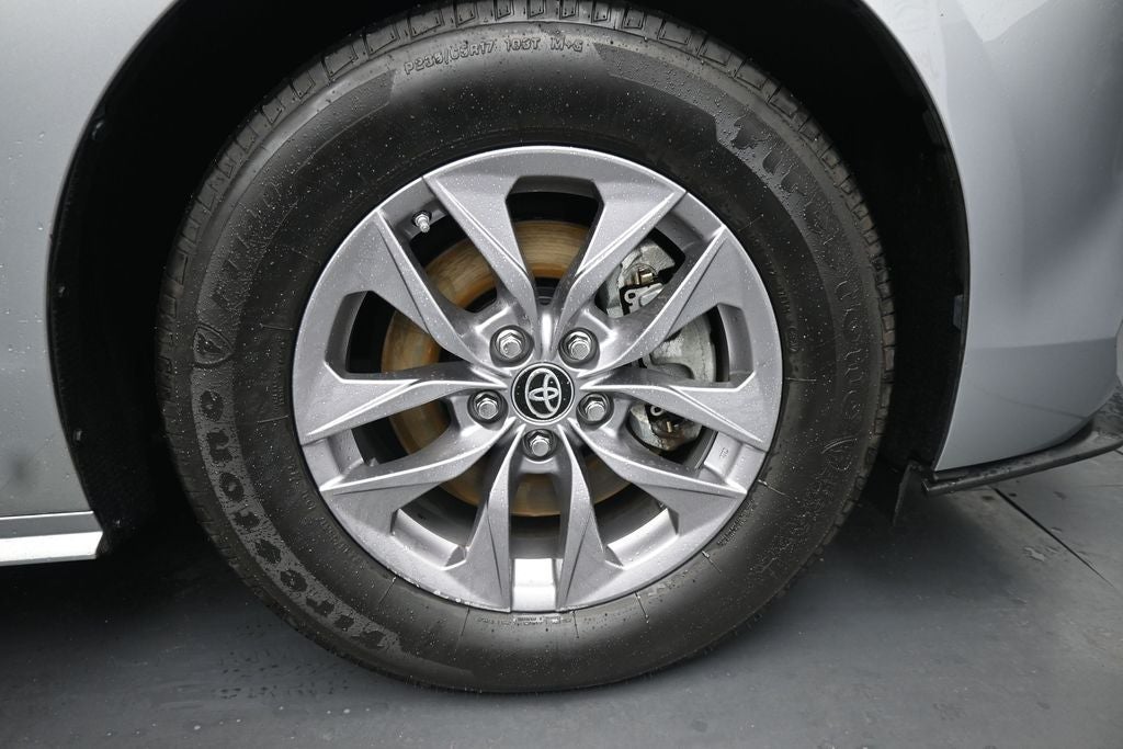 2021 Toyota Sienna XLE 7 Passenger
