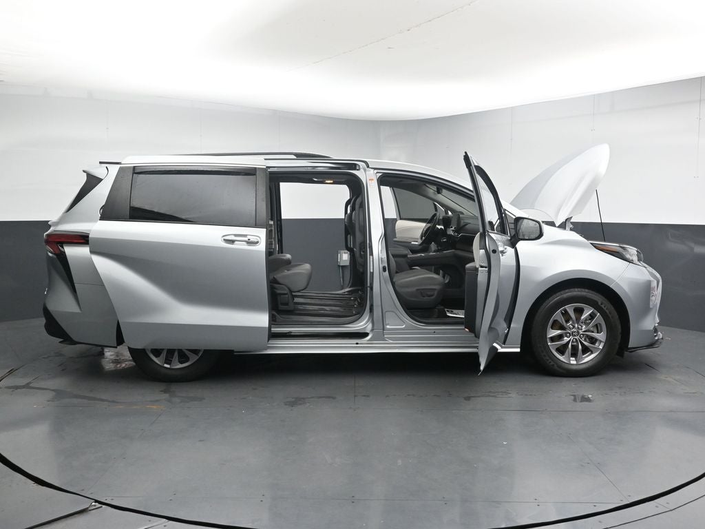 2021 Toyota Sienna XLE 7 Passenger