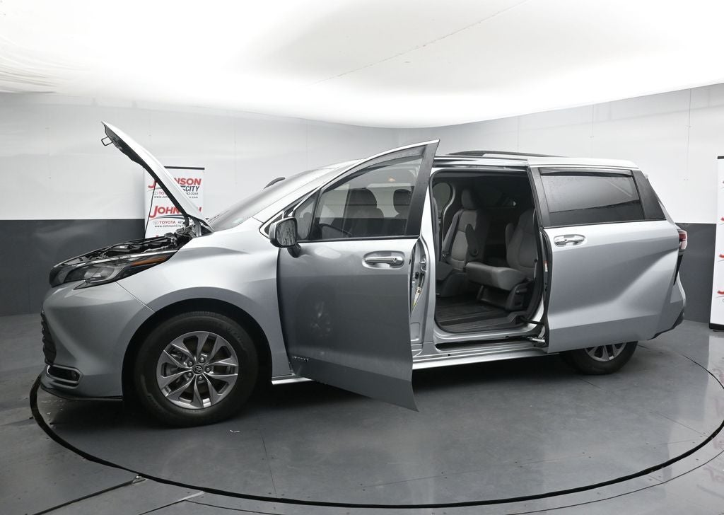 2021 Toyota Sienna XLE 7 Passenger
