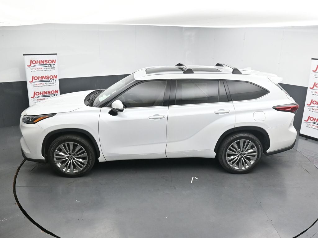 2023 Toyota Highlander Platinum