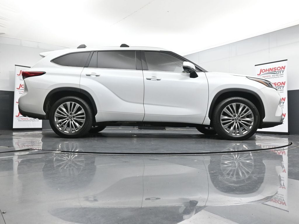 2023 Toyota Highlander Platinum