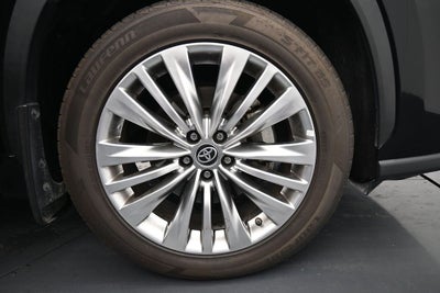 2023 Toyota Highlander Platinum