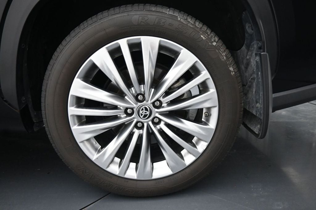 2023 Toyota Highlander Platinum