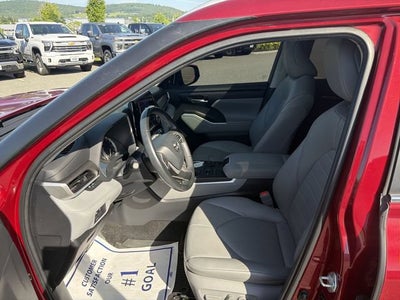 2023 Toyota Highlander XLE