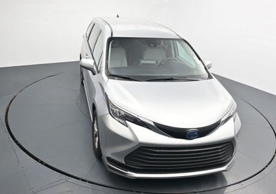 2024 Toyota Sienna LE 8 Passenger