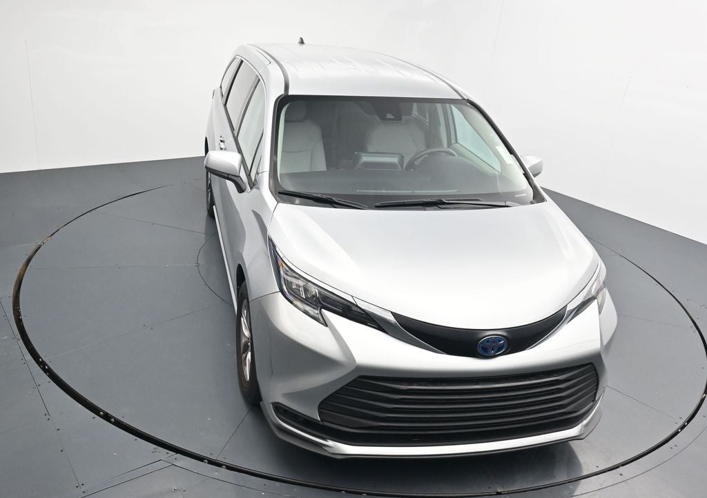 2024 Toyota Sienna LE 8 Passenger