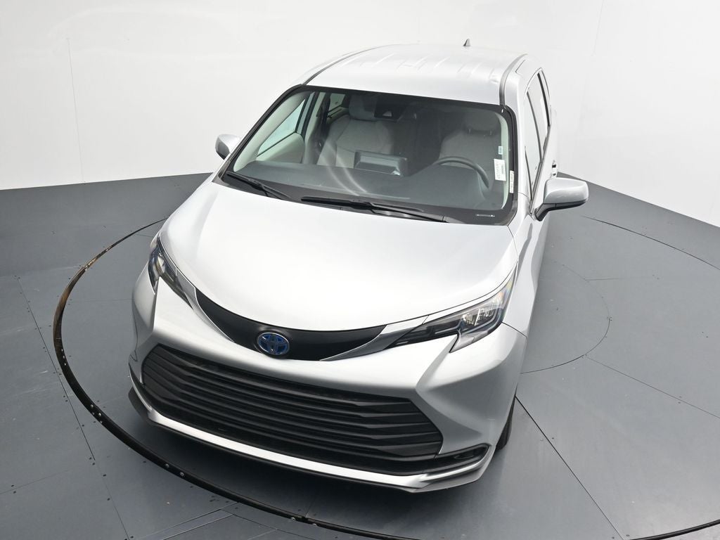 2024 Toyota Sienna LE 8 Passenger