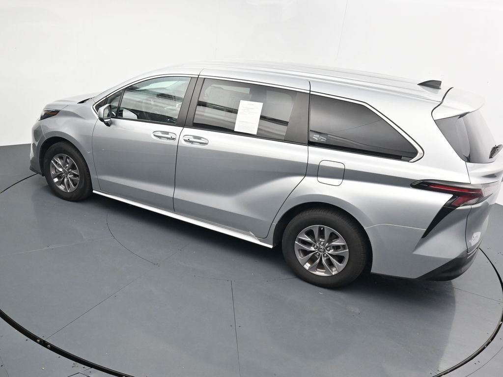 2024 Toyota Sienna LE 8 Passenger