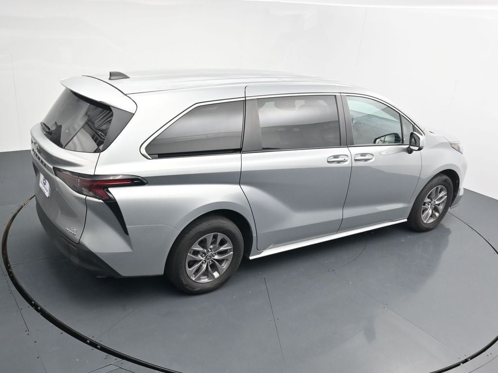 2024 Toyota Sienna LE 8 Passenger