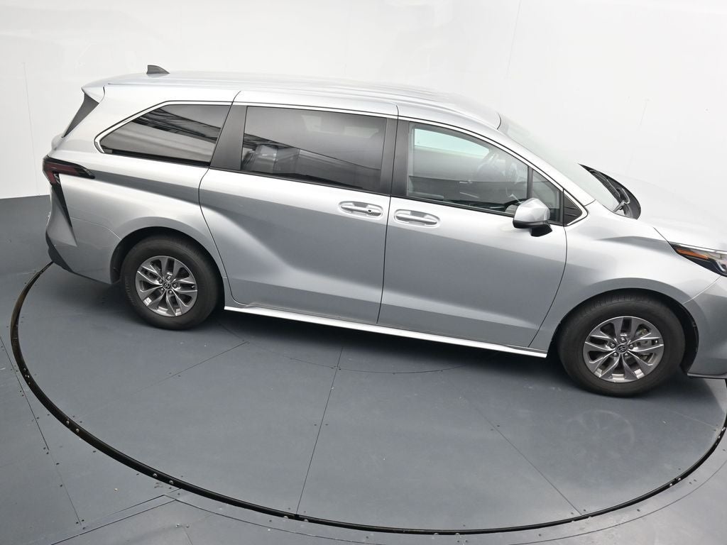 2024 Toyota Sienna LE 8 Passenger