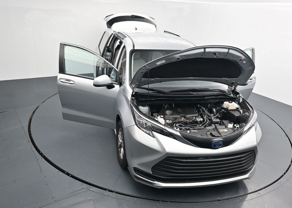 2024 Toyota Sienna LE 8 Passenger