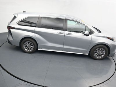 2024 Toyota Sienna LE 8 Passenger