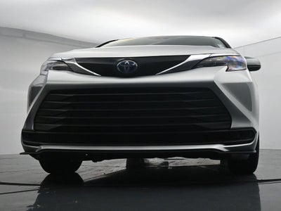 2024 Toyota Sienna LE 8 Passenger