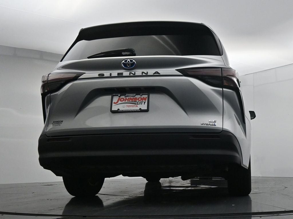 2024 Toyota Sienna LE 8 Passenger
