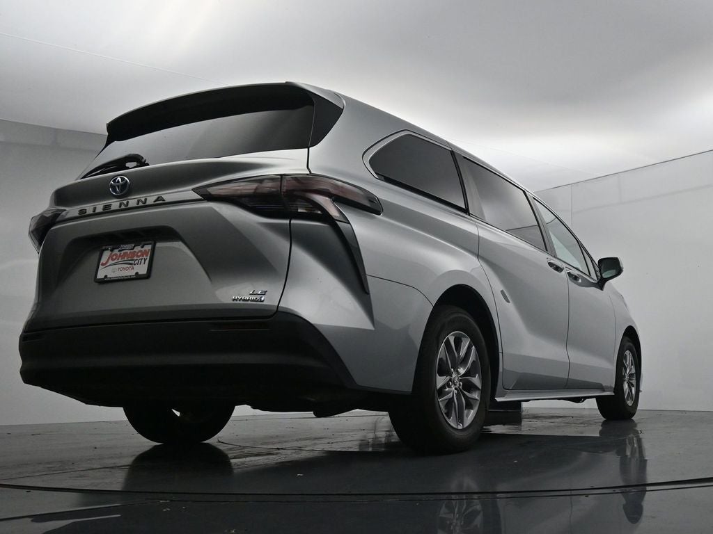 2024 Toyota Sienna LE 8 Passenger