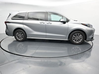 2024 Toyota Sienna LE 8 Passenger