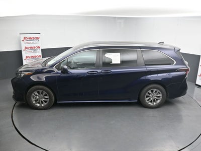 2024 Toyota Sienna LE 8 Passenger