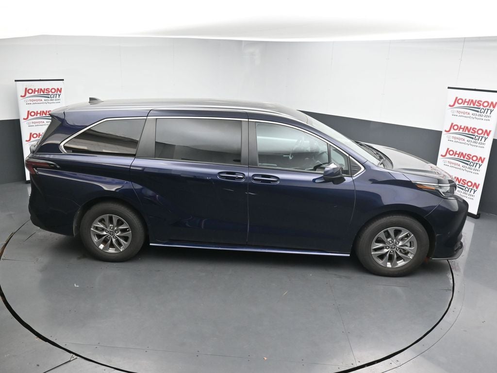 2024 Toyota Sienna LE 8 Passenger