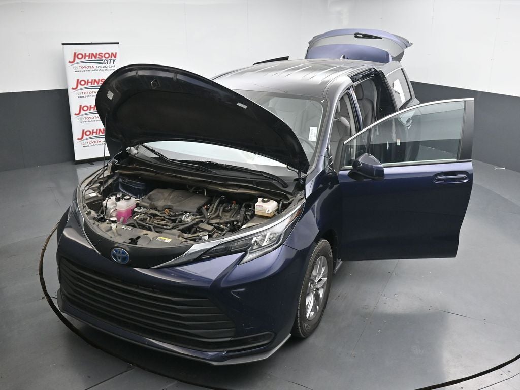 2024 Toyota Sienna LE 8 Passenger