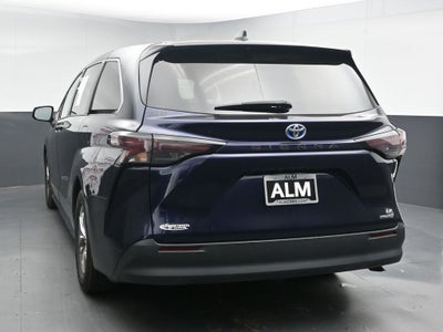 2024 Toyota Sienna LE 8 Passenger