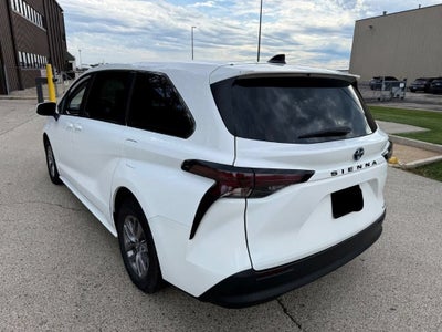 2024 Toyota Sienna LE 8 Passenger