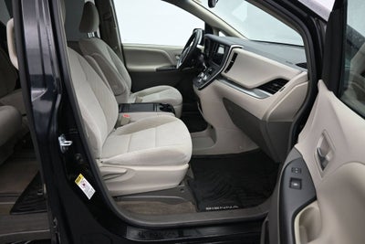 2017 Toyota Sienna LE 8 Passenger