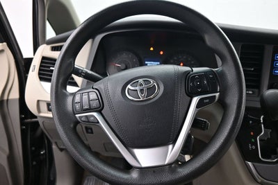 2017 Toyota Sienna LE 8 Passenger