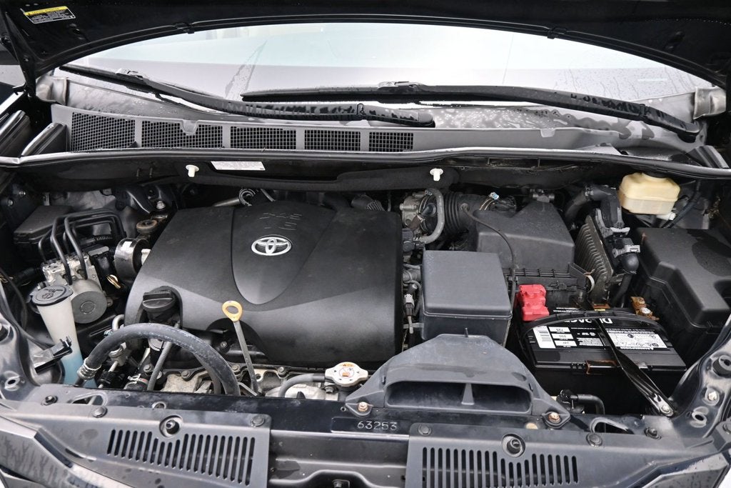2017 Toyota Sienna LE 8 Passenger