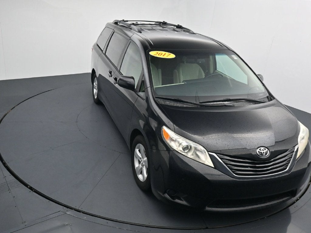 2017 Toyota Sienna LE 8 Passenger