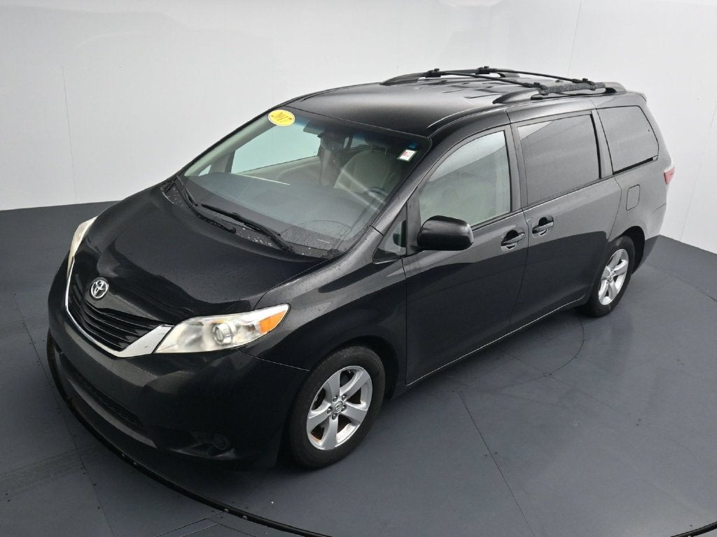 2017 Toyota Sienna LE 8 Passenger