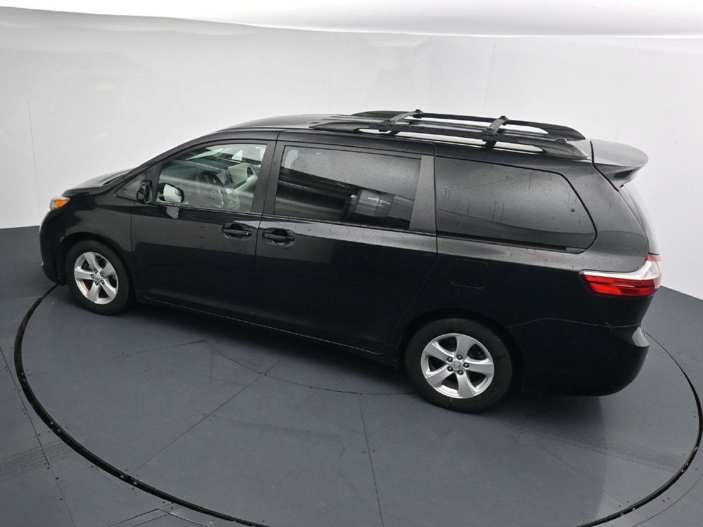 2017 Toyota Sienna LE 8 Passenger