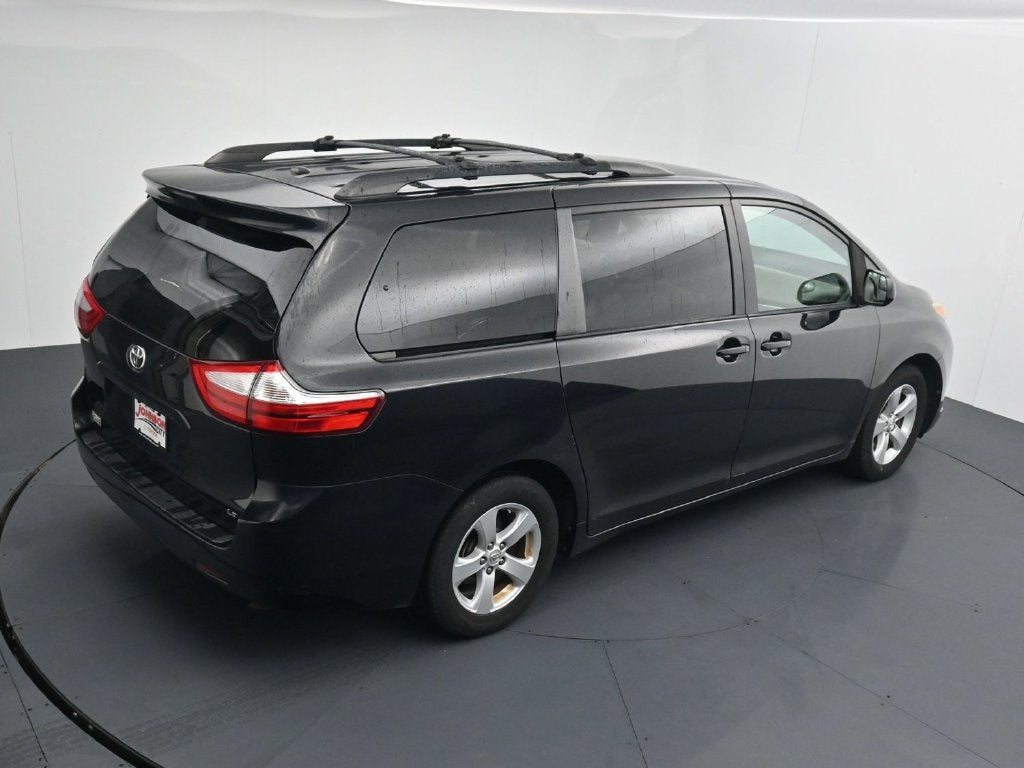 2017 Toyota Sienna LE 8 Passenger