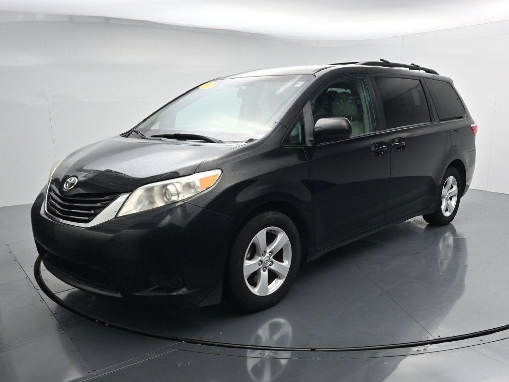 2017 Toyota Sienna LE 8 Passenger