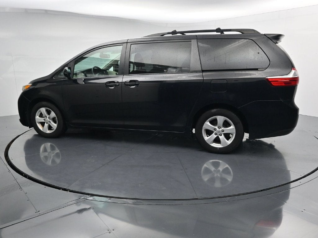 2017 Toyota Sienna LE 8 Passenger