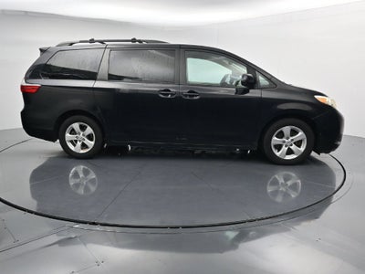 2017 Toyota Sienna LE 8 Passenger