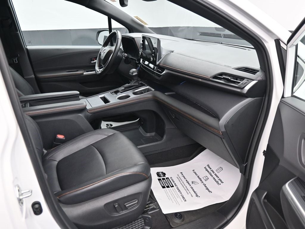 2023 Toyota Sienna XSE 7 Passenger