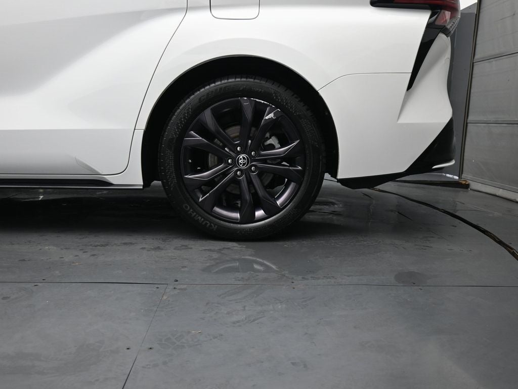 2023 Toyota Sienna XSE 7 Passenger