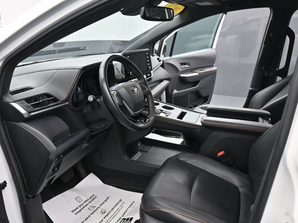 2023 Toyota Sienna XSE 7 Passenger