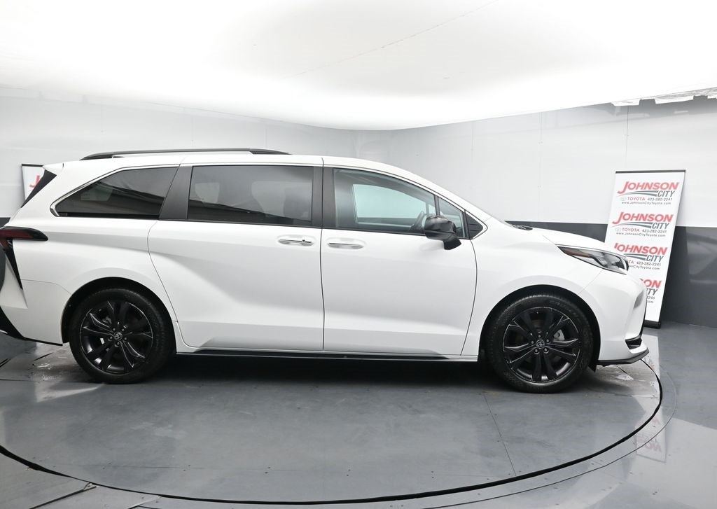 2023 Toyota Sienna XSE 7 Passenger