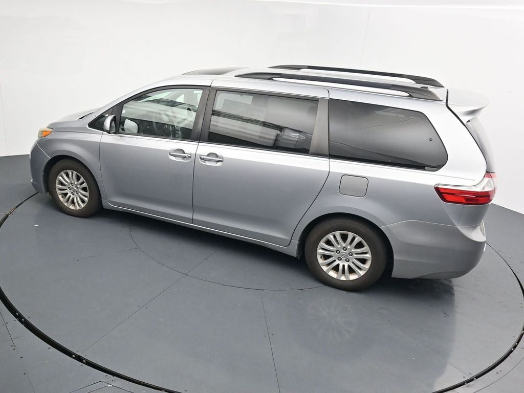 2015 Toyota Sienna XLE 8 Passenger