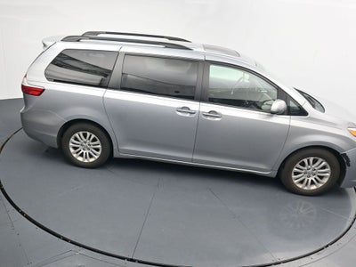2015 Toyota Sienna XLE 8 Passenger