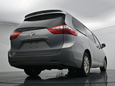 2015 Toyota Sienna XLE 8 Passenger