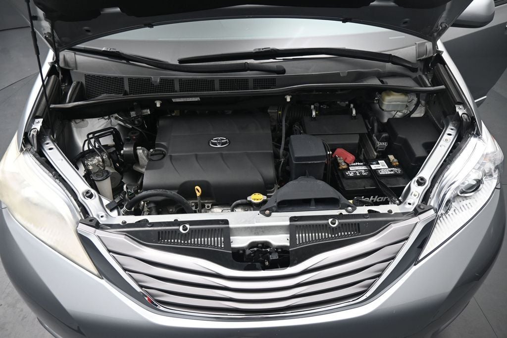 2016 Toyota Sienna XLE 8 Passenger
