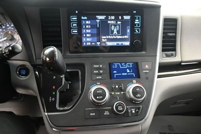 2016 Toyota Sienna XLE 8 Passenger