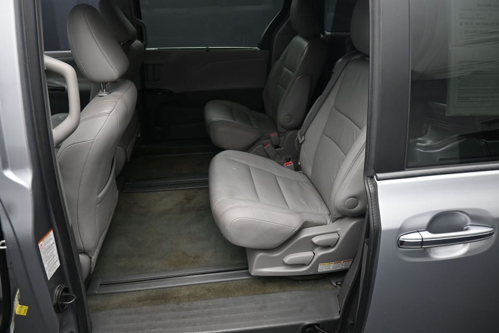 2016 Toyota Sienna XLE 8 Passenger